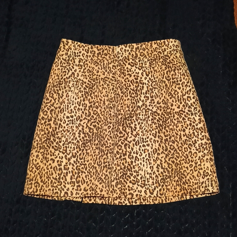 Cute Women's Small Cheetah Print Skirt - Picture 3 of 3